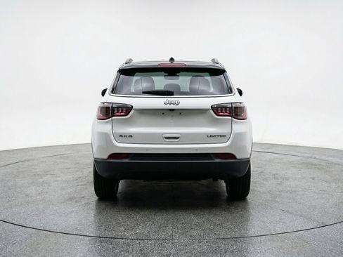 Used 2025 Jeep Compass Limited image 7