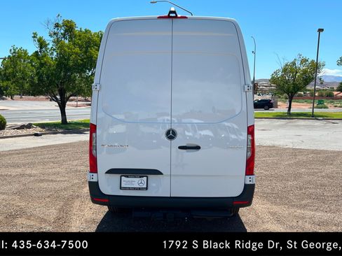 Used 2026 Mercedes-Benz Sprinter 2500 image 4