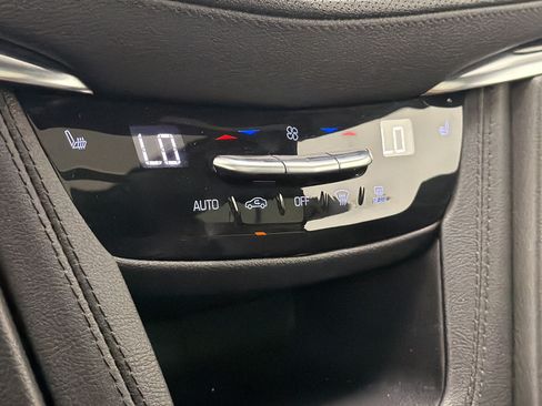 Used 2022 Cadillac XT5 Premium Luxury w/ Technology Package FWD image 20
