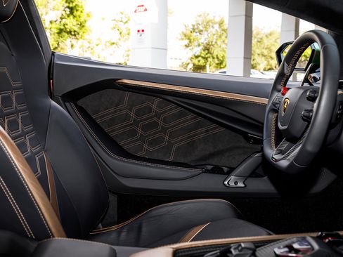 Used 2024 Lamborghini Revuelto AWD/4WD image 42
