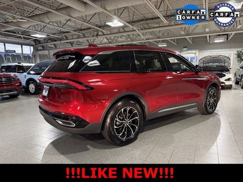 Used 2025 Lincoln Nautilus Premier w/ Equipment Group 102A image 9