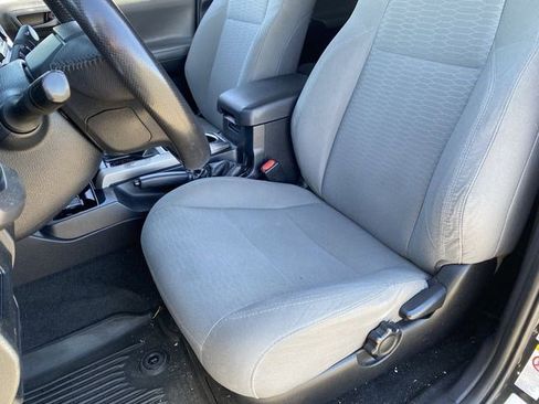 Used 2018 Toyota Tacoma SR5 RWD image 15