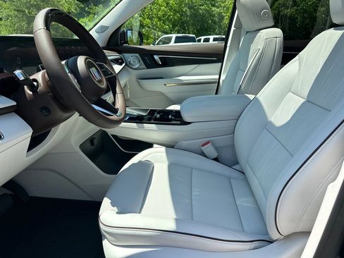 New 2026 Buick Enclave Avenir FWD image 10