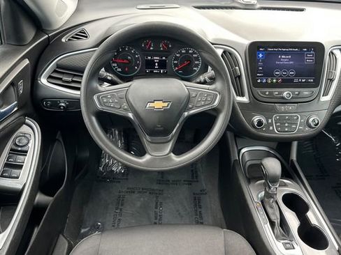 Used 2023 Chevrolet Malibu LT image 16