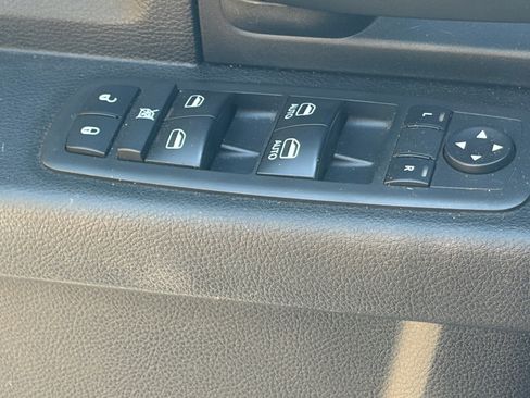 Used 2018 RAM 2500 Tradesman w/ Chrome Appearance Group AWD/4WD image 7