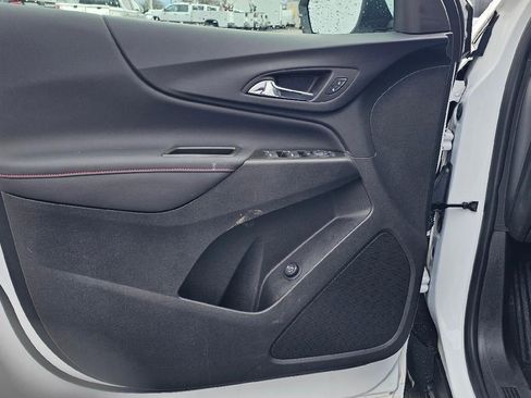Used 2023 Chevrolet Equinox RS image 9