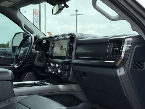 Used 2023 Ford F250 Lariat w/ Lariat Ultimate Package AWD/4WD image 18