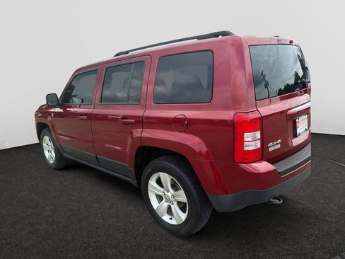 Used 2016 Jeep Patriot Latitude w/ Sun/Sound Group AWD/4WD image 6
