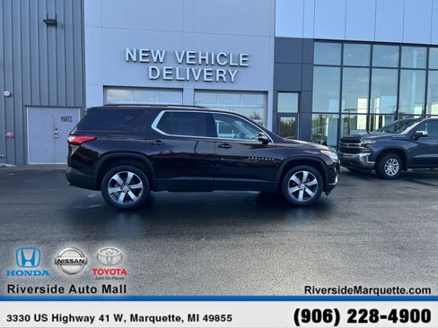 Used 2020 Chevrolet Traverse LT w/ LT Premium Package AWD/4WD image 10