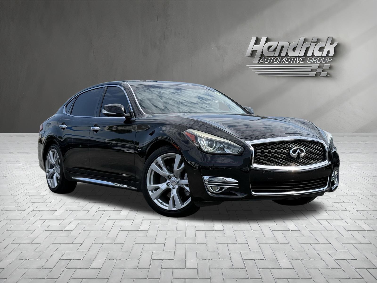 Used 2018 INFINITI Q70 L 3.7 w/ Sensory Package RWD image 2