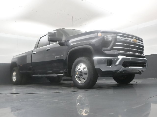Used 2024 Chevrolet Silverado 3500 LTZ w/ LTZ Plus Package AWD/4WD image 39