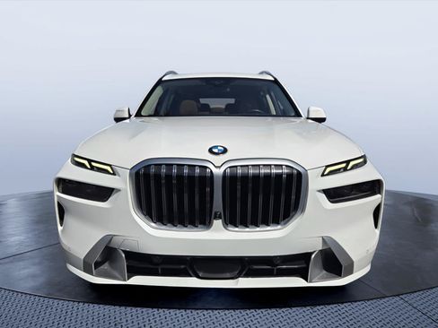 Used 2023 BMW X7 xDrive40i w/ Premium Package AWD/4WD image 8