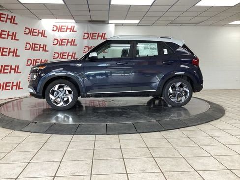 New 2026 Hyundai Venue SEL FWD image 4
