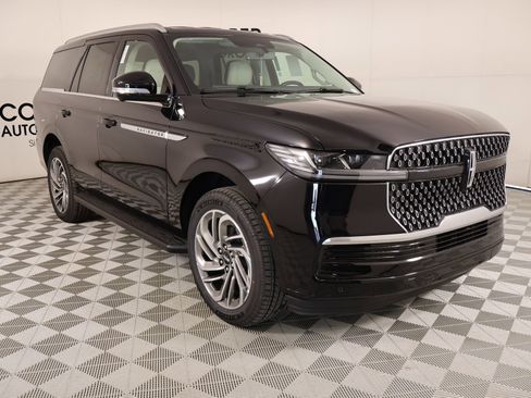 New 2026 Lincoln Navigator Premiere AWD/4WD image 1