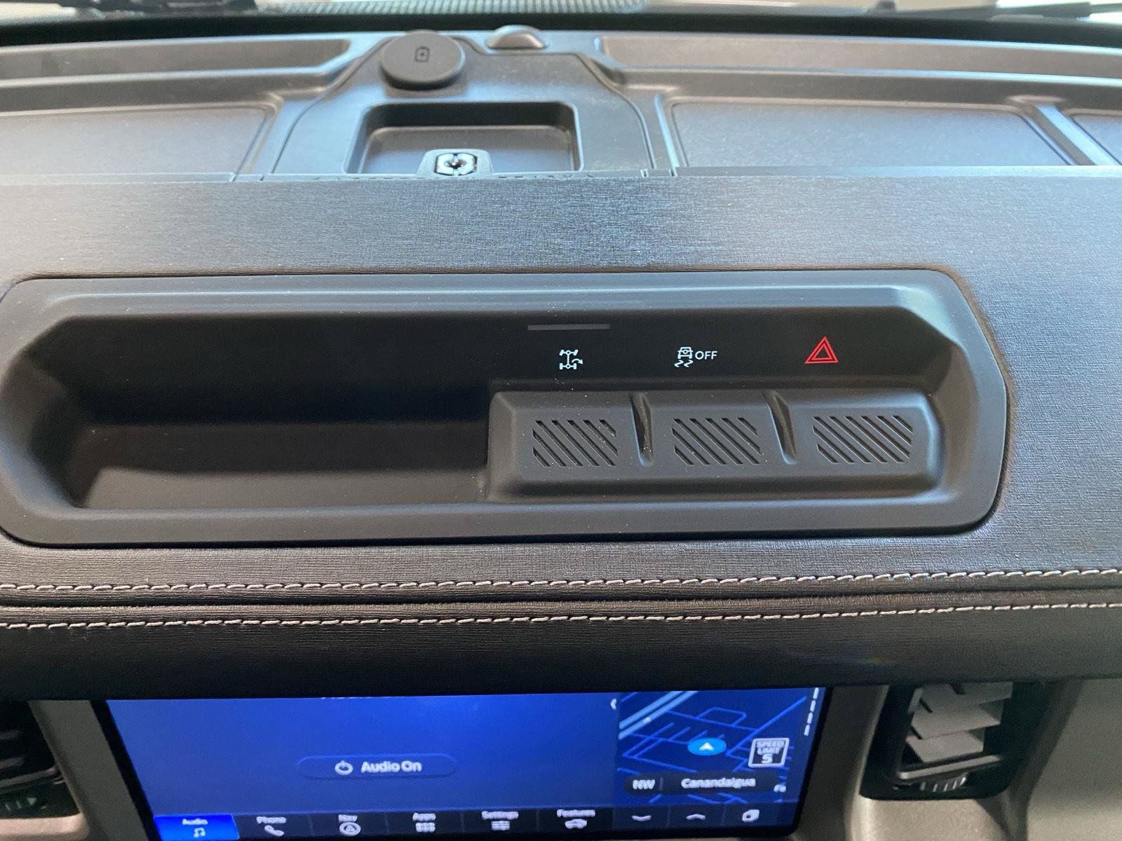 Used 2025 Ford Bronco Outer Banks AWD/4WD image 28