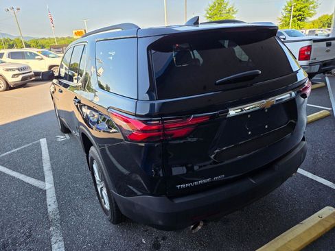 Used 2023 Chevrolet Traverse LT w/ LPO, Cargo Package AWD/4WD image 7