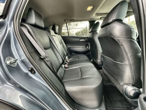 Used 2022 Toyota Corolla Cross XLE image 19