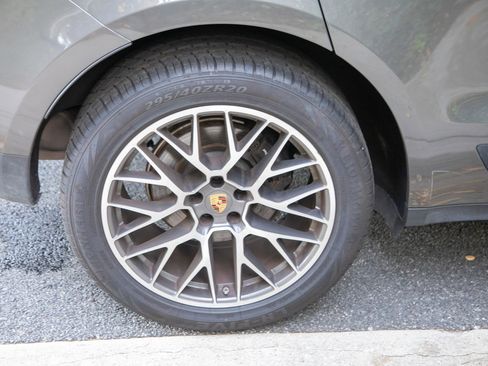 Used 2018 Porsche Macan Sport Edition image 13