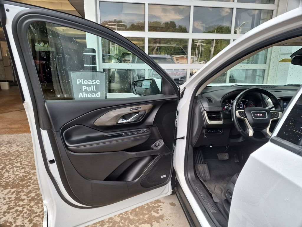 Used 2023 GMC Terrain Denali w/ LPO, Floor Liner Package AWD/4WD image 15