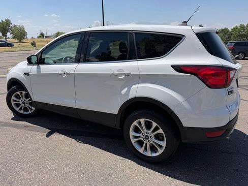 Used 2019 Ford Escape SE AWD/4WD image 2