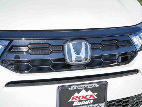 New 2026 Honda Odyssey Touring image 5