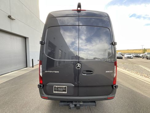 Used 2024 Mercedes-Benz Sprinter 2500 image 12