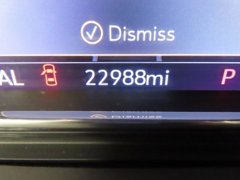 Used 2023 GMC Sierra 2500 Denali w/ Denali Black Diamond Edition image 12