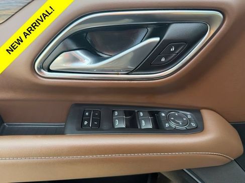 Used 2024 Chevrolet Suburban High Country AWD/4WD image 10