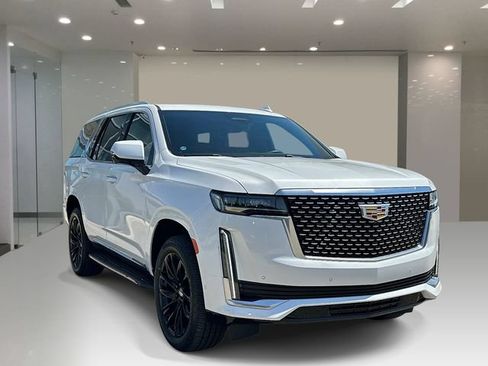 Used 2021 Cadillac Escalade Premium Luxury w/ LPO, Illumination Package AWD/4WD image 6