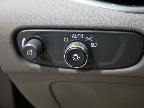 Used 2017 Chevrolet Malibu LT image 32