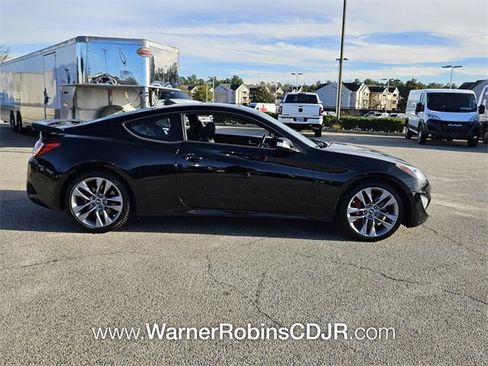 Used 2015 Hyundai Genesis 3.8 image 12