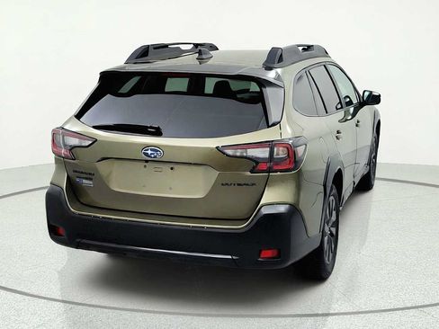 Certified 2025 Subaru Outback Onyx Edition AWD/4WD image 8
