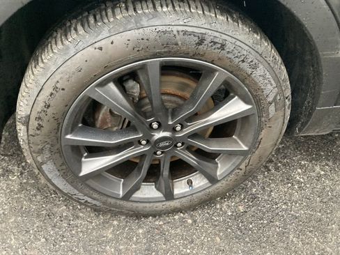 Used 2018 Ford Explorer XLT w/ Equipment Group 202A image 37