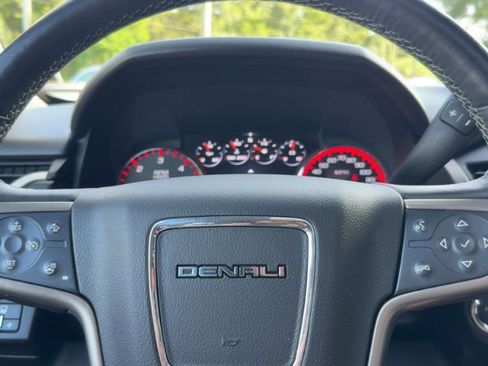 Used 2016 GMC Yukon Denali AWD/4WD image 21