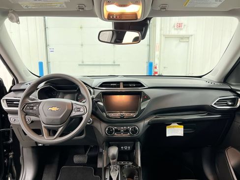 Used 2023 Chevrolet TrailBlazer LT w/ Convenience Package FWD image 10