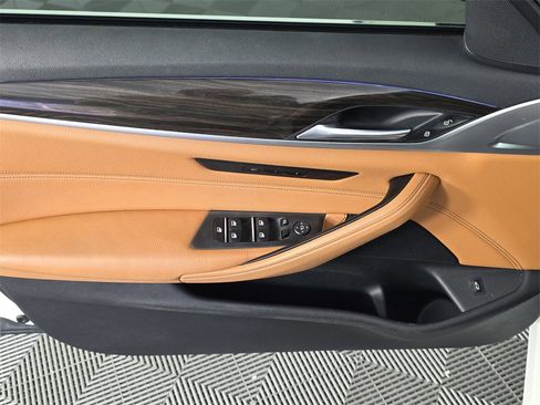 Used 2017 BMW 530i image 18