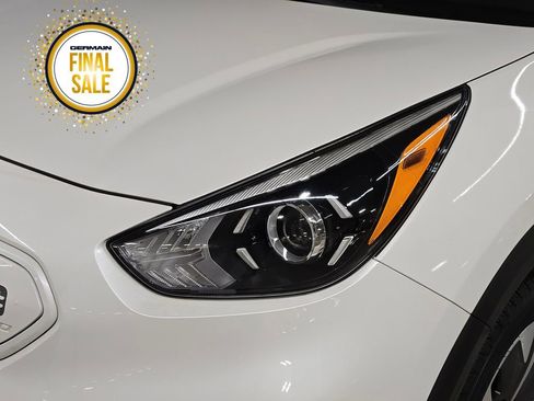 Certified 2020 Kia Niro EX w/ Cold Weather Package image 12