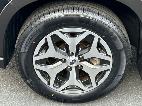 Used 2024 Subaru Forester Premium AWD/4WD image 5