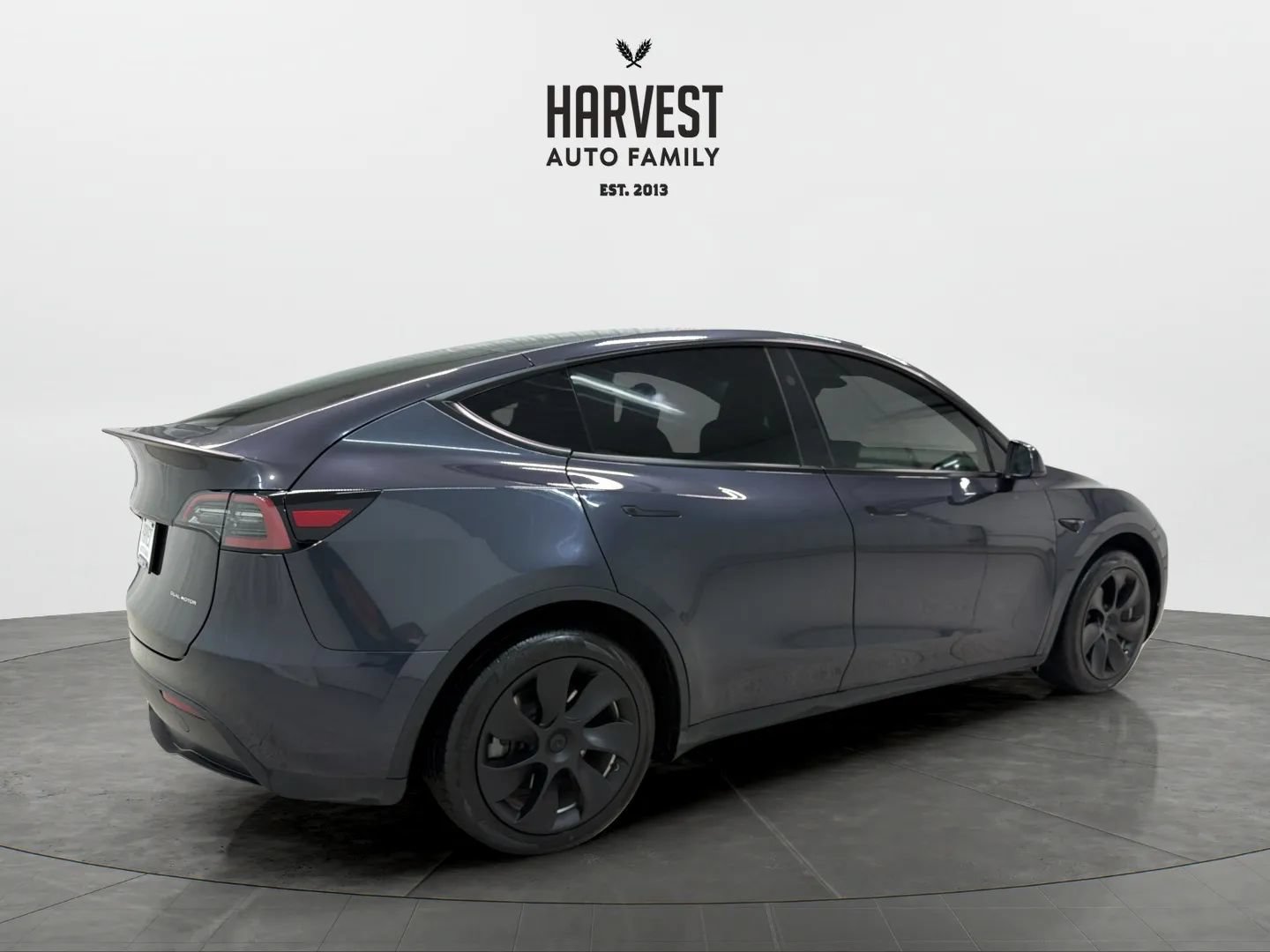 Used 2024 Tesla Model Y Long Range AWD/4WD image 7