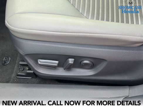 Used 2021 Toyota Camry SE w/ Carpet Mat Package (TMS) FWD image 8