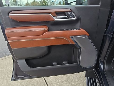 Used 2024 GMC Sierra 3500 Denali Ultimate image 26