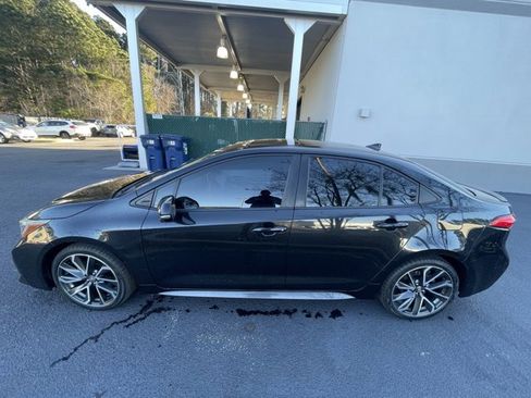 Used 2020 Toyota Corolla SE image 3