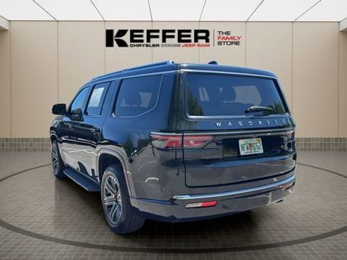 Certified 2024 Jeep Wagoneer Series II w/ Flexible Seating Group RWD image 3