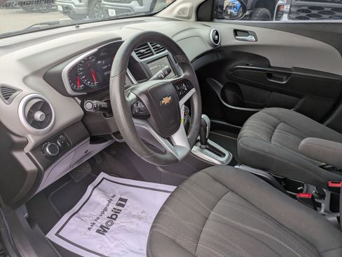 Used 2019 Chevrolet Sonic LT image 9