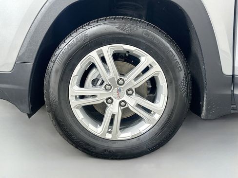 Used 2024 GMC Terrain SLE image 30