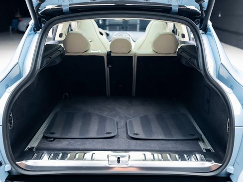 Used 2023 Aston Martin DBX image 70