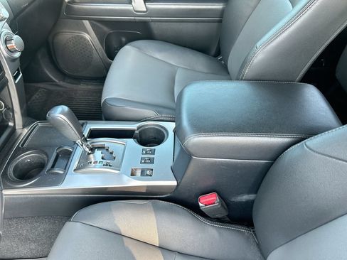 Used 2024 Toyota 4Runner SR5 Premium RWD image 29