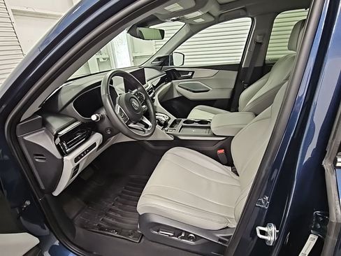 Used 2025 Acura MDX w/ Technology Package image 11