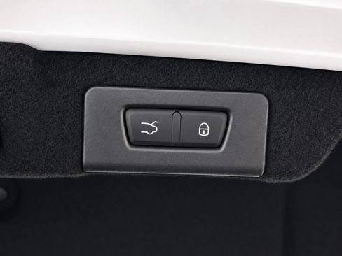Used 2023 Maserati Quattroporte Modena RWD image 19