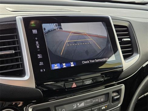 Used 2016 Honda Pilot Touring image 22